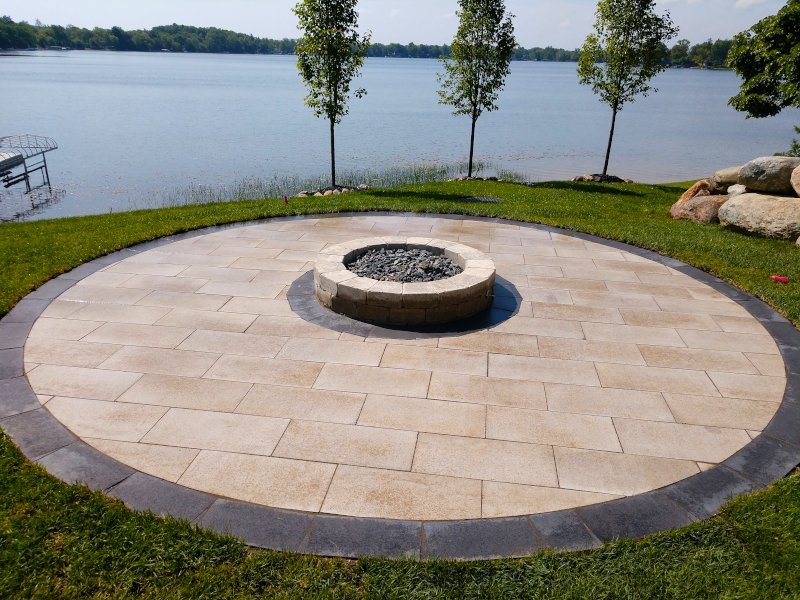 Outdoor fireplaces and fire pits Brighton MI
